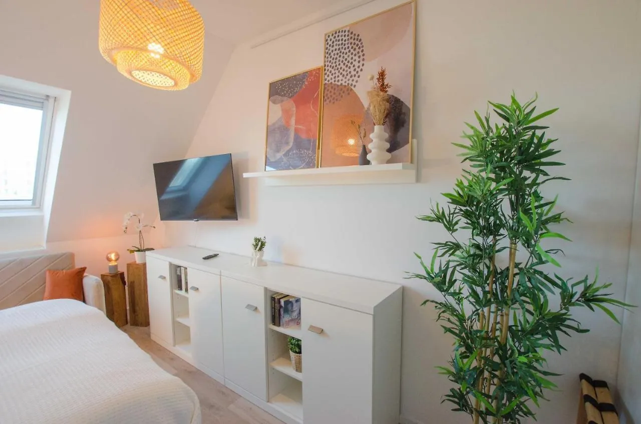 Casarina - Gemuetliches Apartment Im Zentrum اوغسبورغ 0*,  ألمانيا
